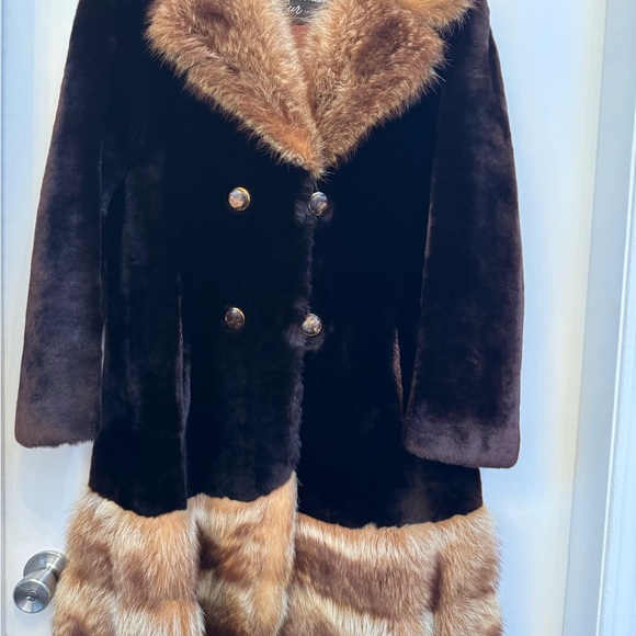 Vintage Shearling | Red Fox Fur Trim - Picture 2 of 13